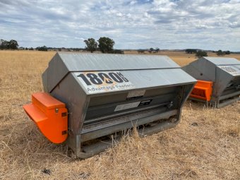 Under Auction - (A220) Advantage 1800HD Sheep Feeder 