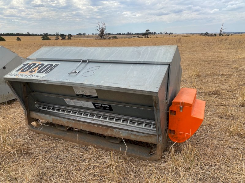 Under Auction - (A220) Advantage 1800HD Sheep Feeder 
