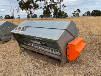 Under Auction - (A220) Advantage 1800HD Sheep Feeder 