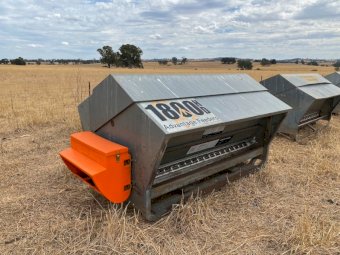 Under Auction - (A220) Advantage 1800HD Sheep Feeder 