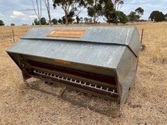 Under Auction - (A220) Advantage 1800HD Sheep Feeder 