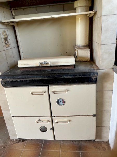 IXL Wood Combustion Stove