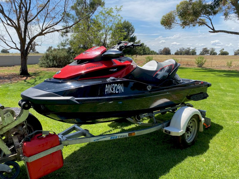 2015 Seadoo RXTX 260 Jet Ski & Trailer