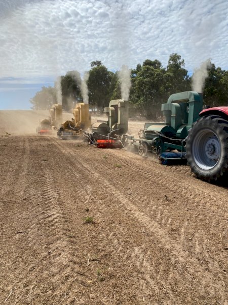 1 x Horwood Bagshaw Clover Harvester