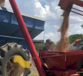 Farm King 180 Roller Mill