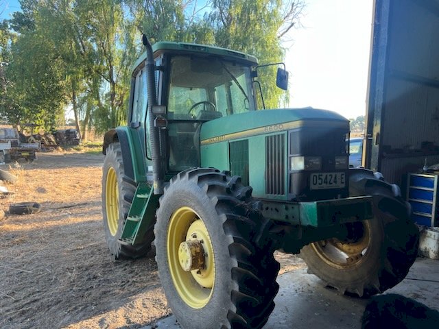 1997 John Deere 6600 Tractor
