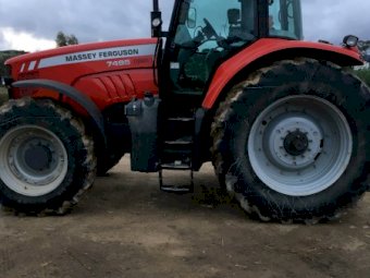 Under Auction - (A221) 2009 Massey Ferguson 7495 Dyna VT Tractor 