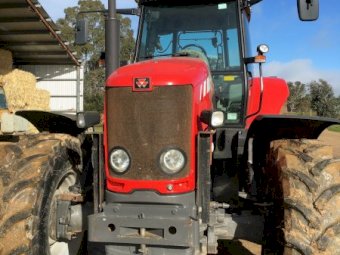 Under Auction - (A221) 2009 Massey Ferguson 7495 Dyna VT Tractor 
