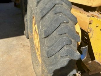 Under Auction - (A222) Caterpillar 17K Grader 