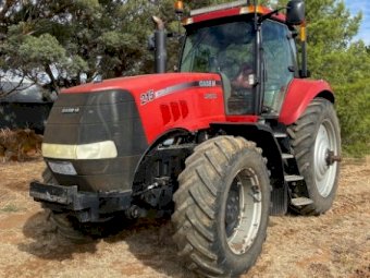 2010 Case IH Magnum 215 Tractor