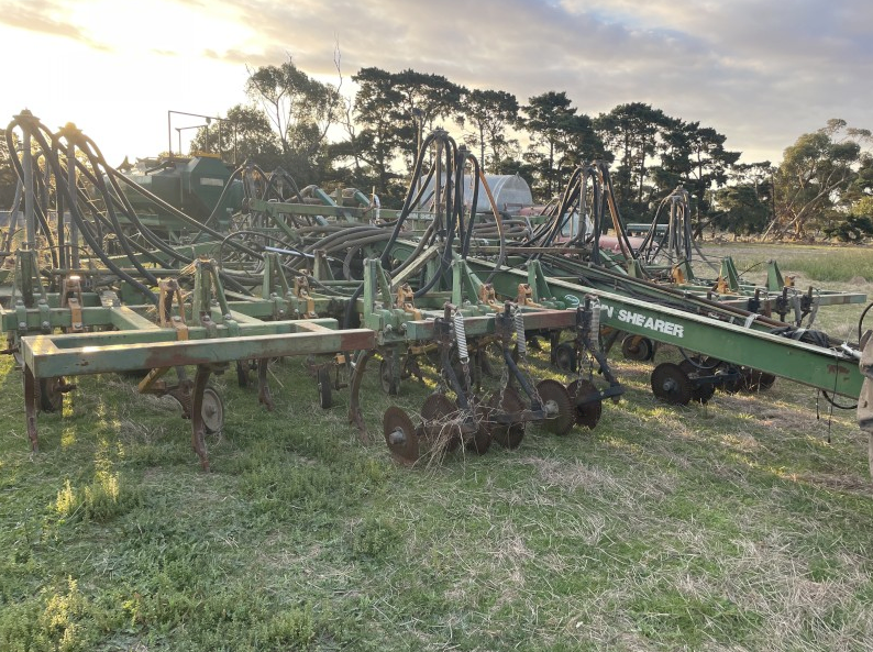 8m John Shearer Airseeder Bar Only