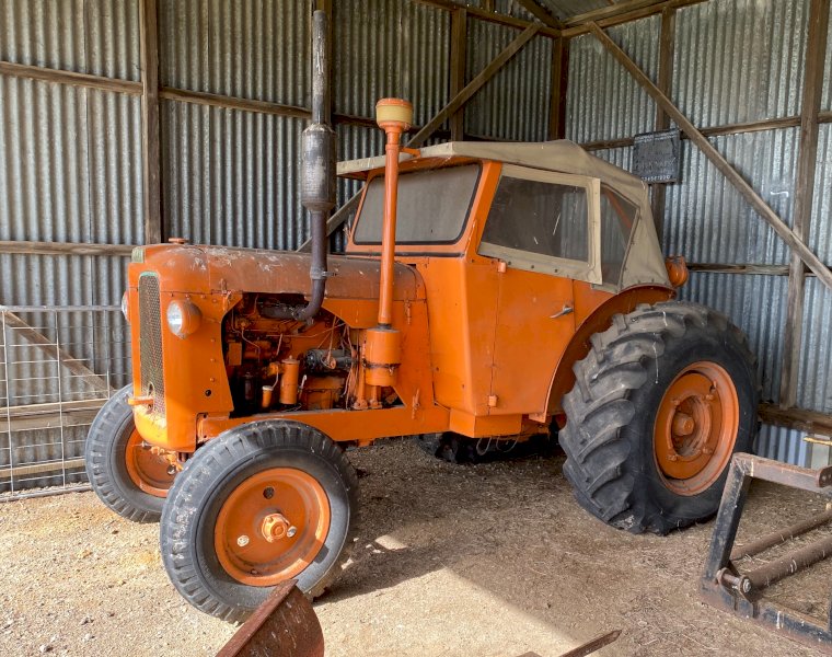 Chamberlain 9G Tractor
