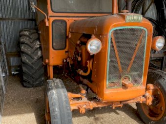 Chamberlain 9G Tractor