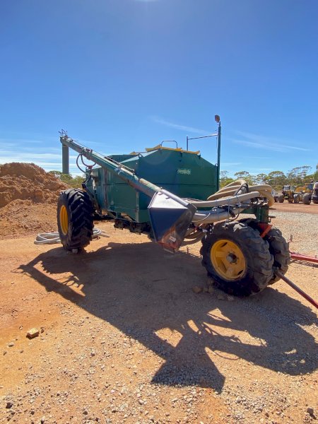 Simplicity 8200 TT3 Air Cart