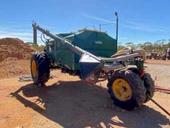 Simplicity 8200 TT3 Air Cart