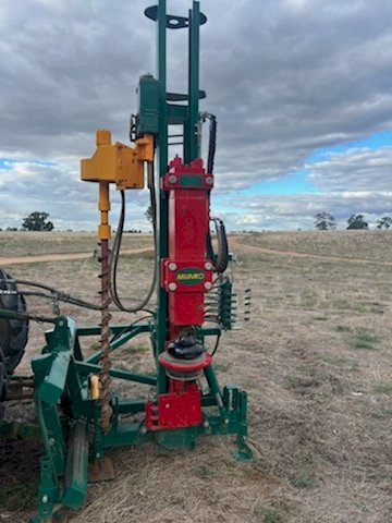 Munro AutoDriver 900 Post Driver