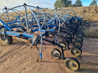 35ft Gason Cultimaster 5100 Seeder Bar with 1850 Air Cart