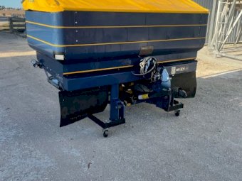 2017 Bogballe M2D Spreader