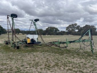 Smale 40ft Prickle Chain with PJ Green Small Seed Box