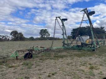 Smale 40ft Prickle Chain with PJ Green Small Seed Box