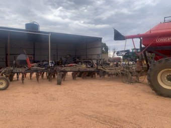52ft Conservapak 5112 Bar with Conservapak 440 Air Cart