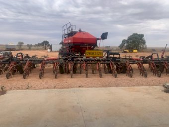52ft Conservapak 5112 Bar with Conservapak 440 Air Cart