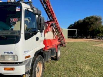 Isuzu FSS 550 4x4 truck with 30 mt boom and 5000 lt Tank