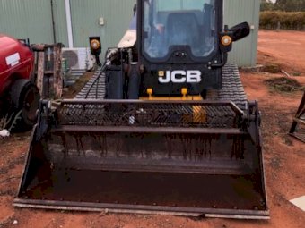 Under Auction - 2015 JCB 300T Skid Steer 
