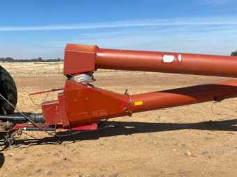95ft x 13" Farm King Swing Away Auger with Drive Over Hopper