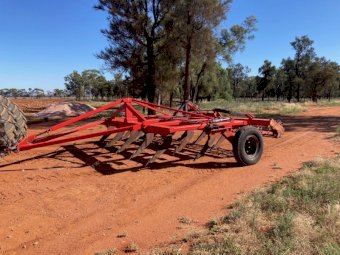 1995 5m Deep Ripper With Packer Roller