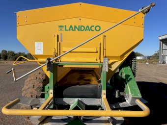 2012 Landaco Maxispread TS4800 Spreader