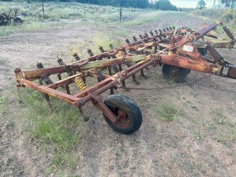 27ft Alfarm 3 Row Cultivator with Air Cart