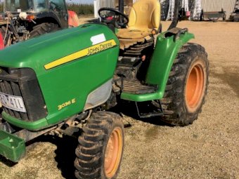 2014 John Deere 3036E Tractor