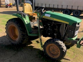 2015 John Deere 3036E Tractor