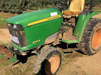 2015 John Deere 3036E Tractor