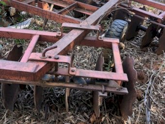 Under Auction - (A223) 24 Plate International 3-4 Offset Discs 