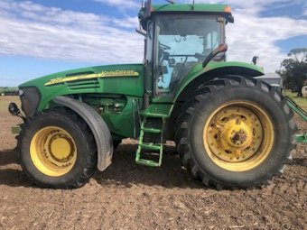2004 John Deere 7920 Tractor