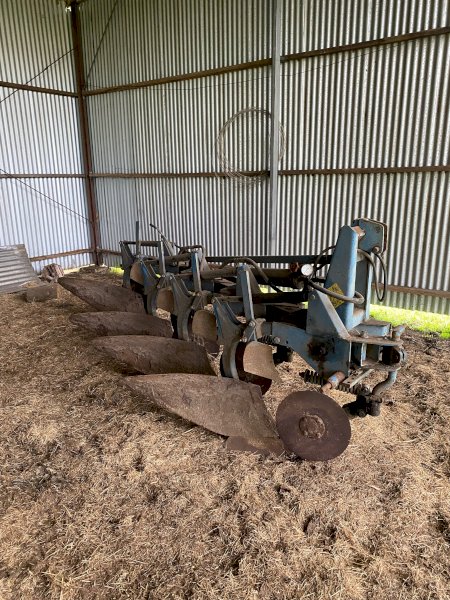 Overum 4 Furrow Mouldboard Plough