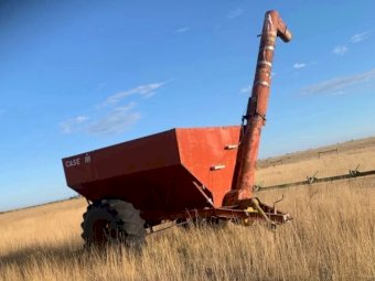 Case IH 9 Tonne Chaser Bin
