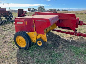 New Holland 275 Small Square Baler