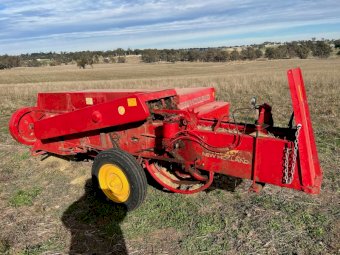 New Holland 275 Small Square Baler