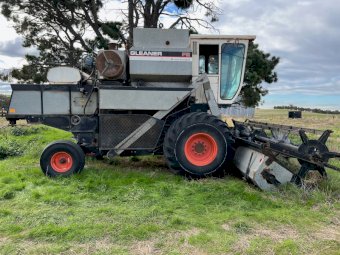 Under Auction - (A224) Gleaner F2 Header 