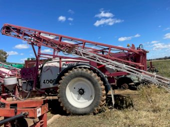 2005 Croplands Pegasus Tow Behind Sprayer