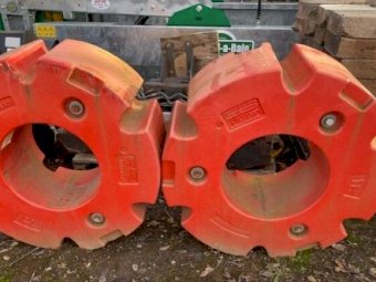 WANTED 1000KG Wheel Weights to suit Fendt 936 Tractor