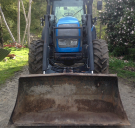 2006  M120 Valtra Tractor with FEL