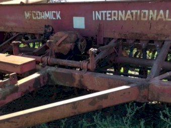 International A61 combine spring release types