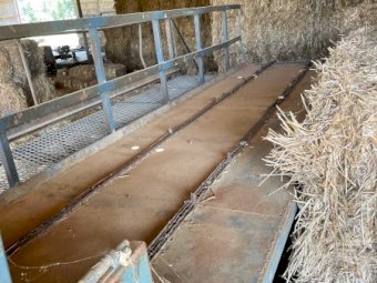 Bale Teaser/Conveyer and Steaming Unit