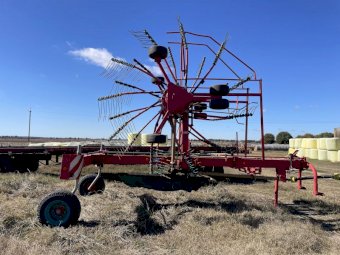 Kverneland 6961 Rake