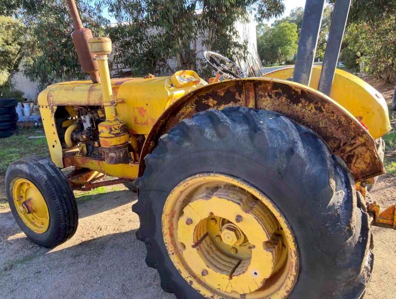 Chamberlain Countryman 6 Tractor