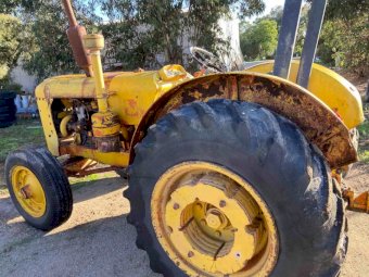 Chamberlain Countryman 6 Tractor